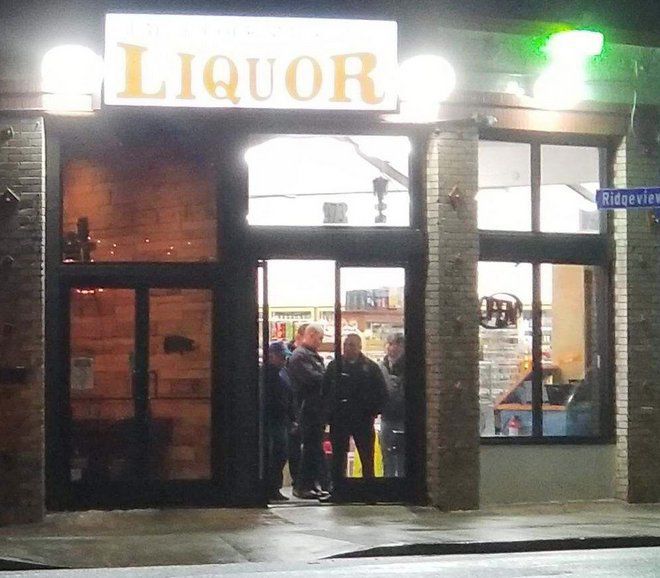Test Police investigating Eagle Rock liquor store burglary